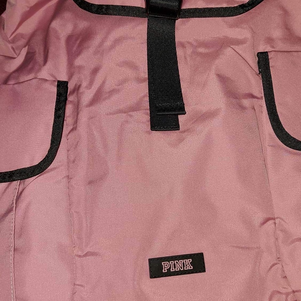 PINK VS Everyday Backpack NEW - Picture 7 of 10